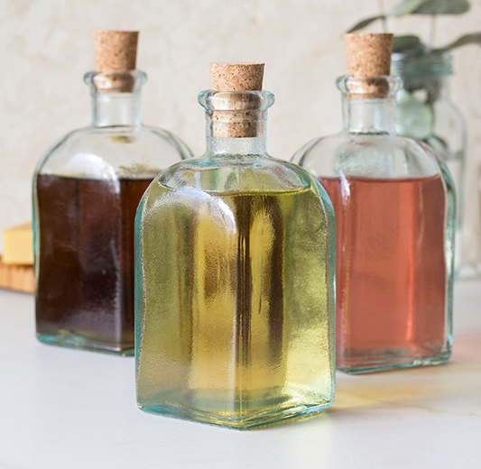 Feel free to substitute your essential oil of choice here: tea tree, peppermint or rosemary do nicely!