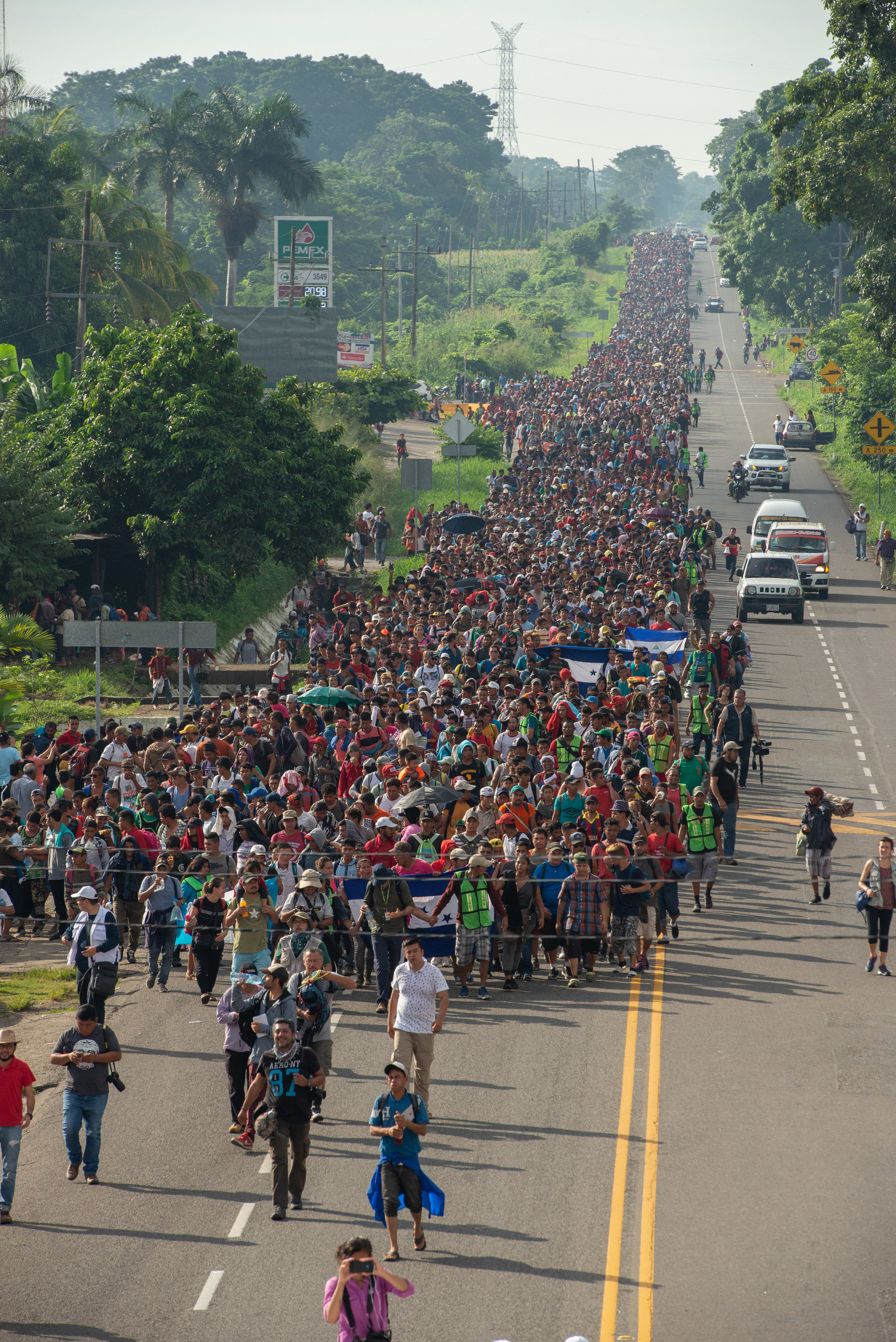  La caravana marcha en México. | The caravan marches in Mexico.  