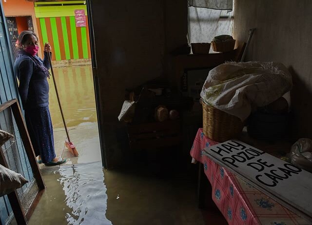 La tormenta tropical &quot;Crist&oacute;bal&quot; provoc&oacute; inundaciones en la ciudad de San Crist&oacute;bal de Las Casas, en el estado de Chiapas donde adem&aacute;s los casos por contagio de #covid19  siguen en aumento. #documentaryphotograph