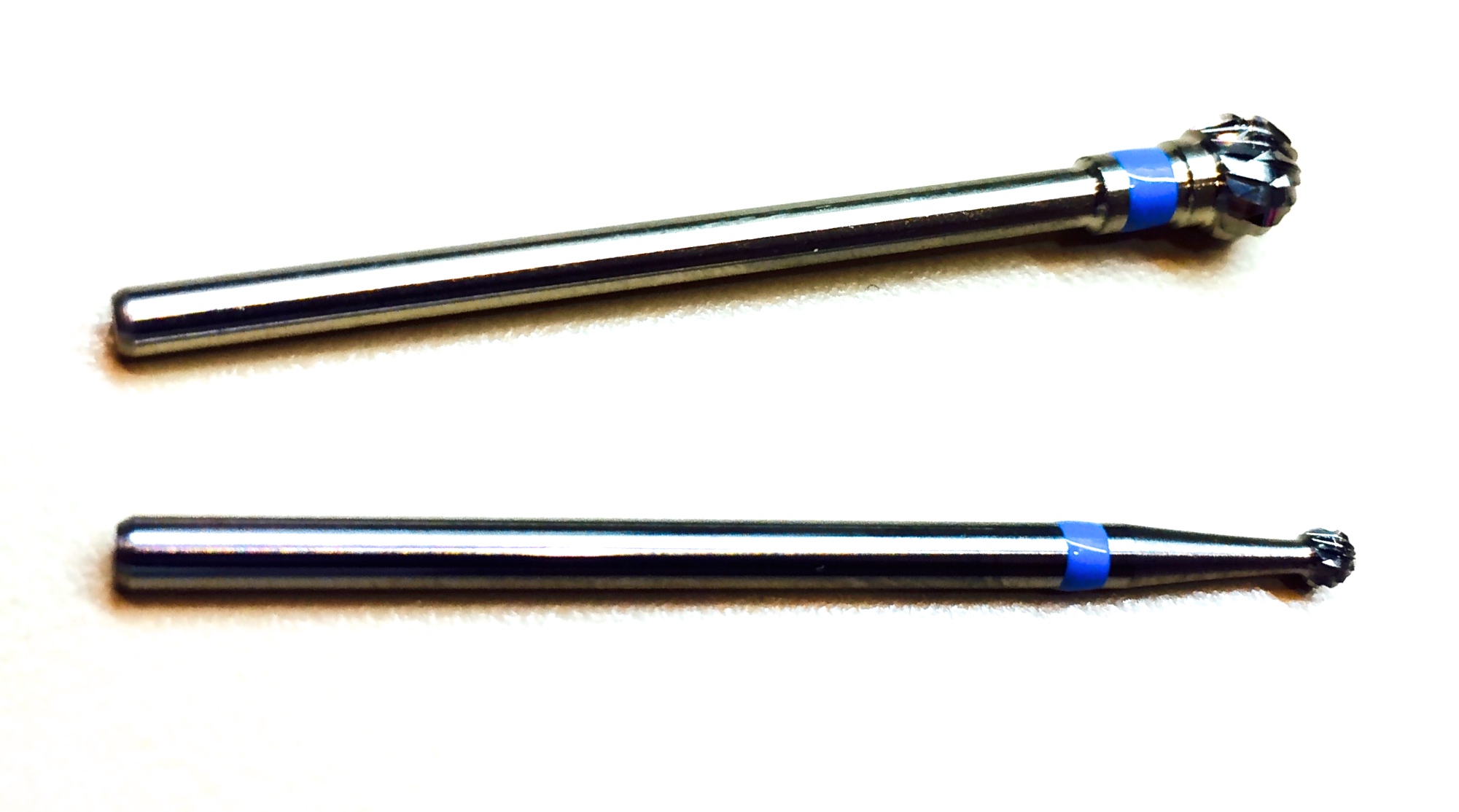 2 and 4 mm Round Acrylic Burs
