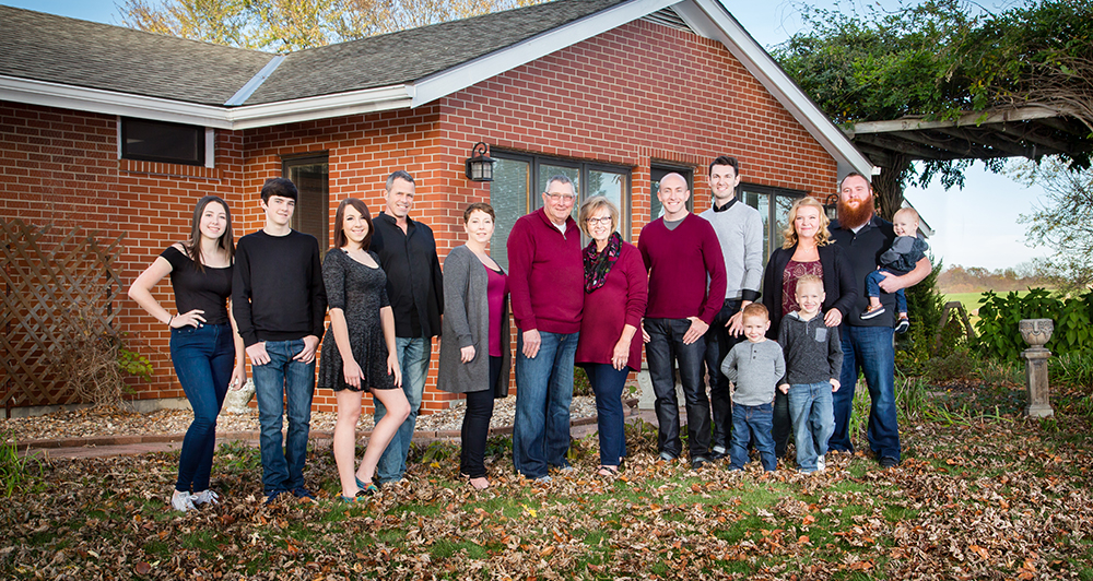 I love photographing families and their extended family!! 