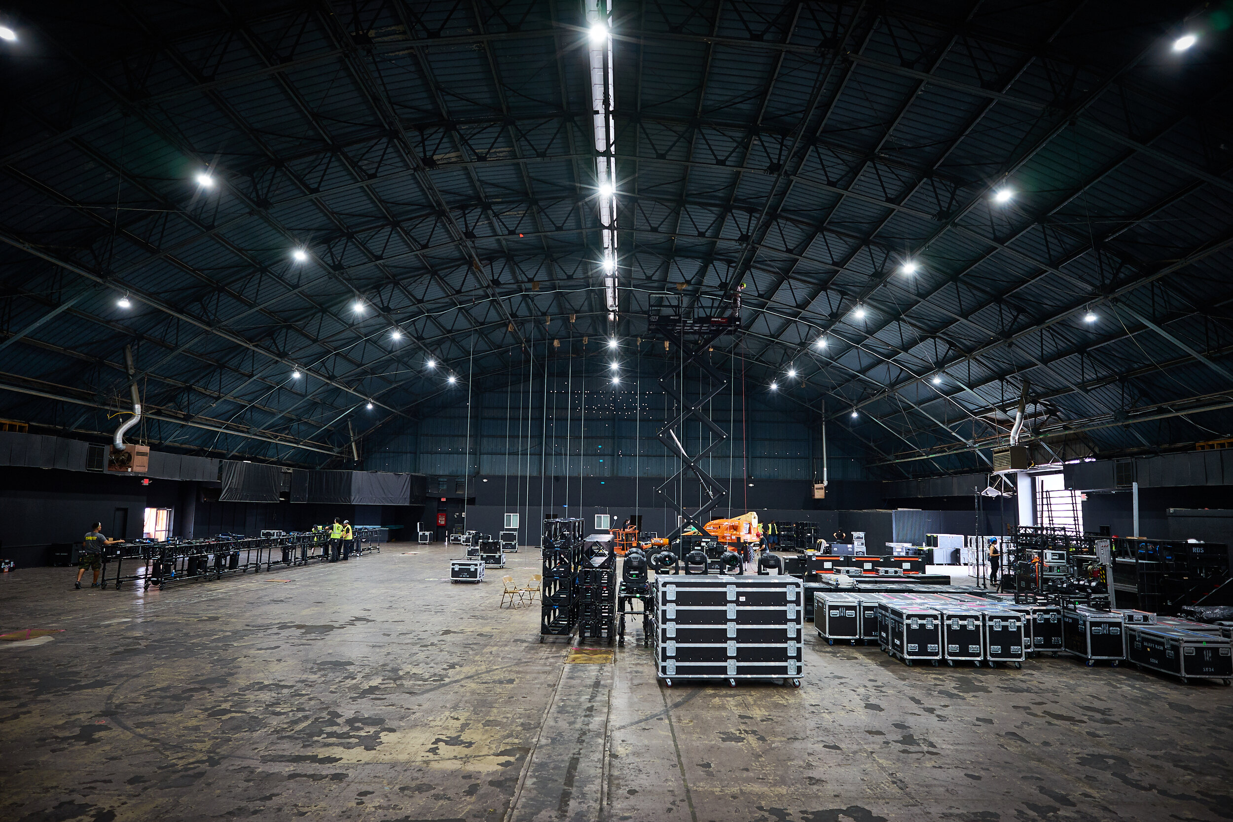 LOAD IN - LOS ANGLES, CA