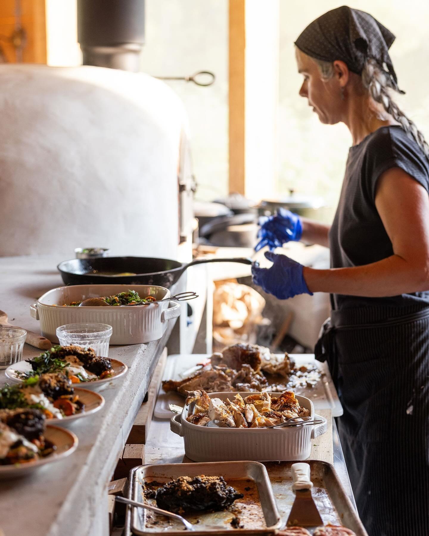 The meals Chef/Kitchen Witch Dani Lind whips up @redcloverranchwisconsin are crafted with skill and care from farm to table. From our farmers that raise and grow the food, to the creativity and skill of years of experience and passion for cooking wit