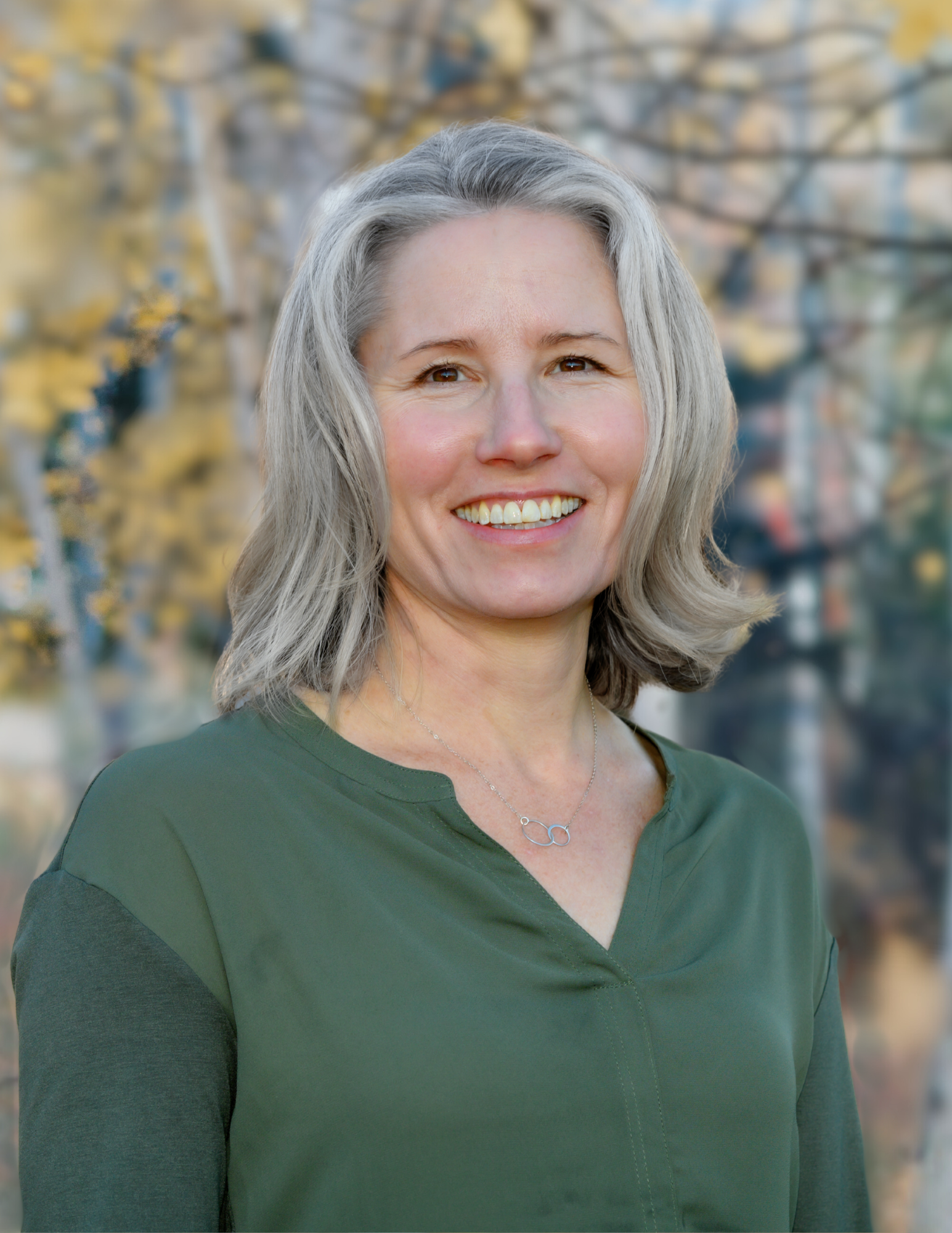 Nicole Wobus headshot.