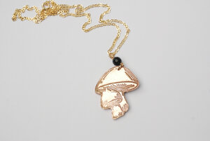 Green Transforming Mushroom Pendant Necklace Stash Pipe