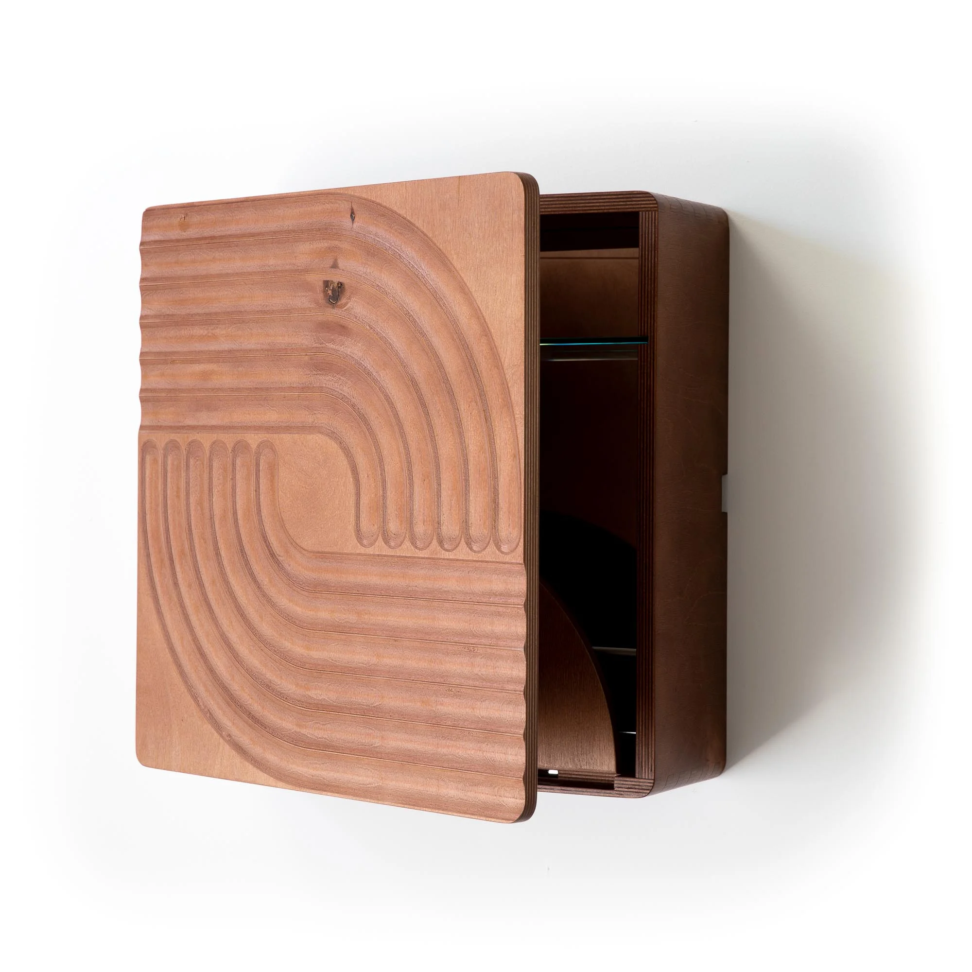Hitch wood carved cocktail case