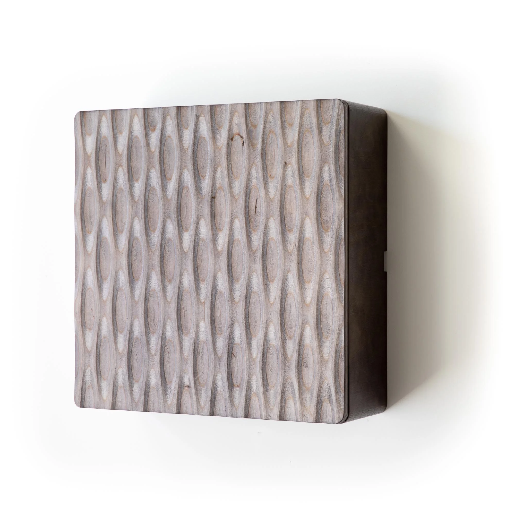 KARVD wall-mounted desk with Tiki carved door