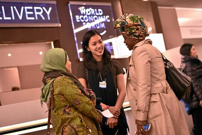 El WEF no combate la inequidad, sino la sostiene