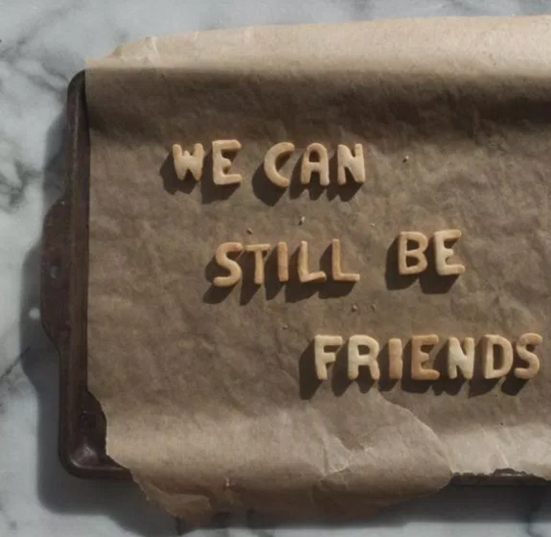 A baker recreated break up texts with yummy desserts, check it out