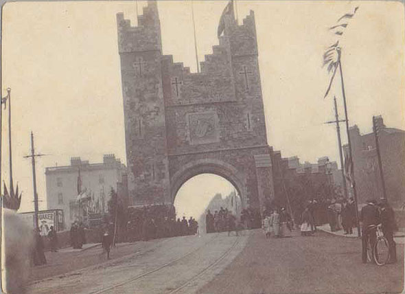 city gate 1900.jpg