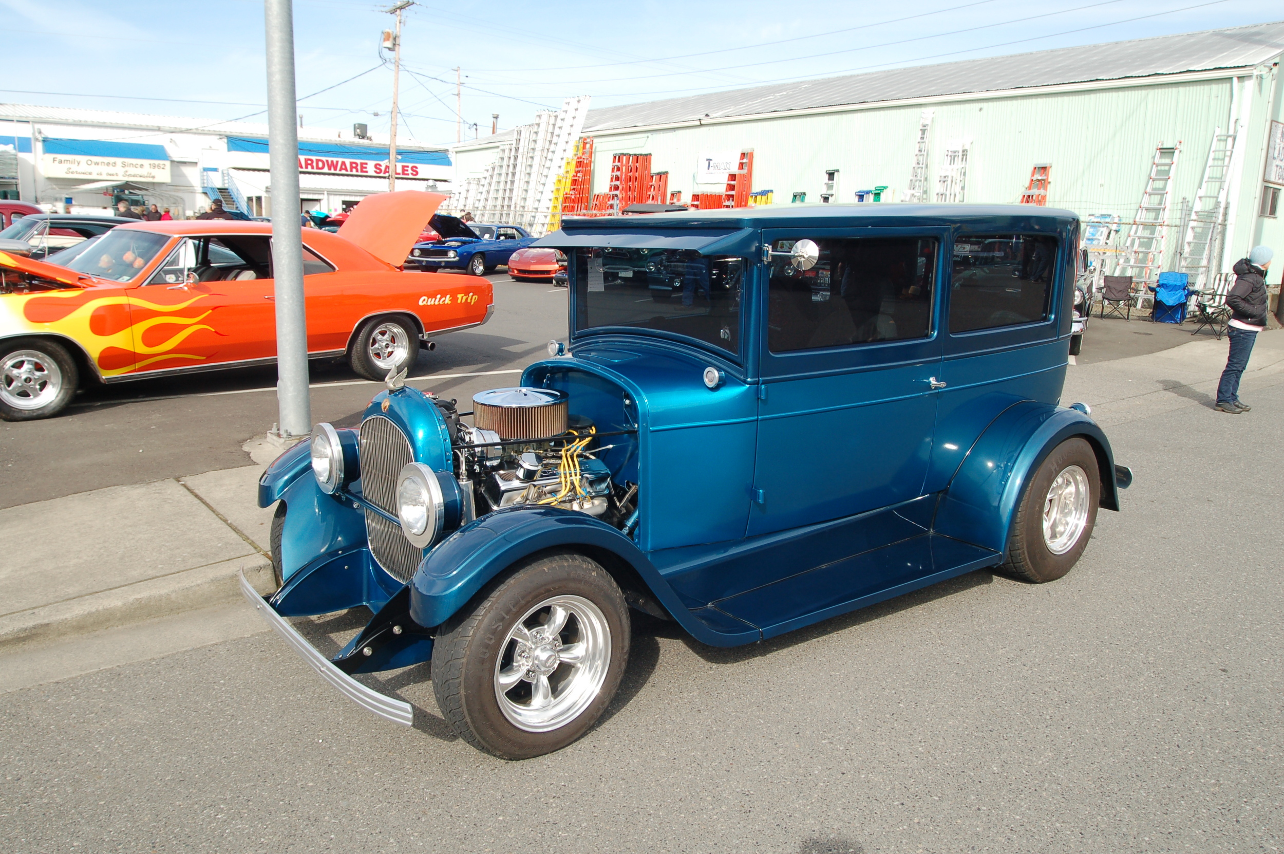 Bill and Linda Barnes 27 Chrysler sedan.JPG