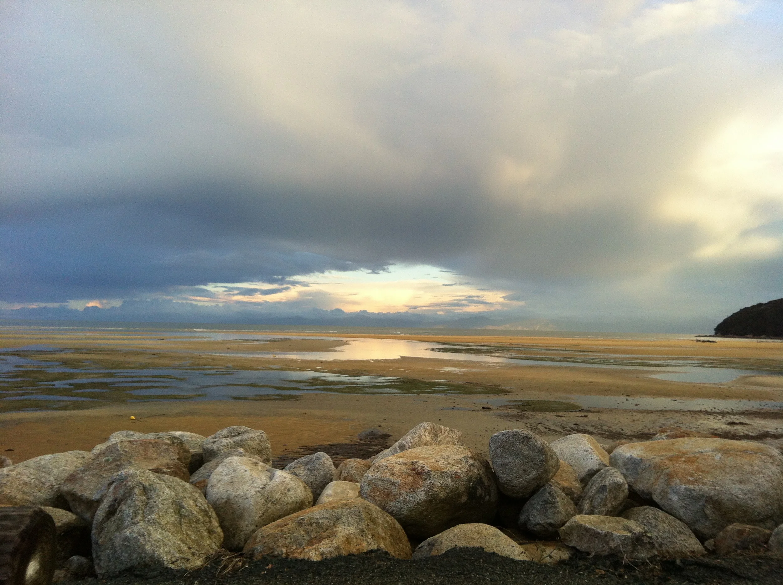 Low tide in Marahau - it's so far out, you can hardly see the ocean!