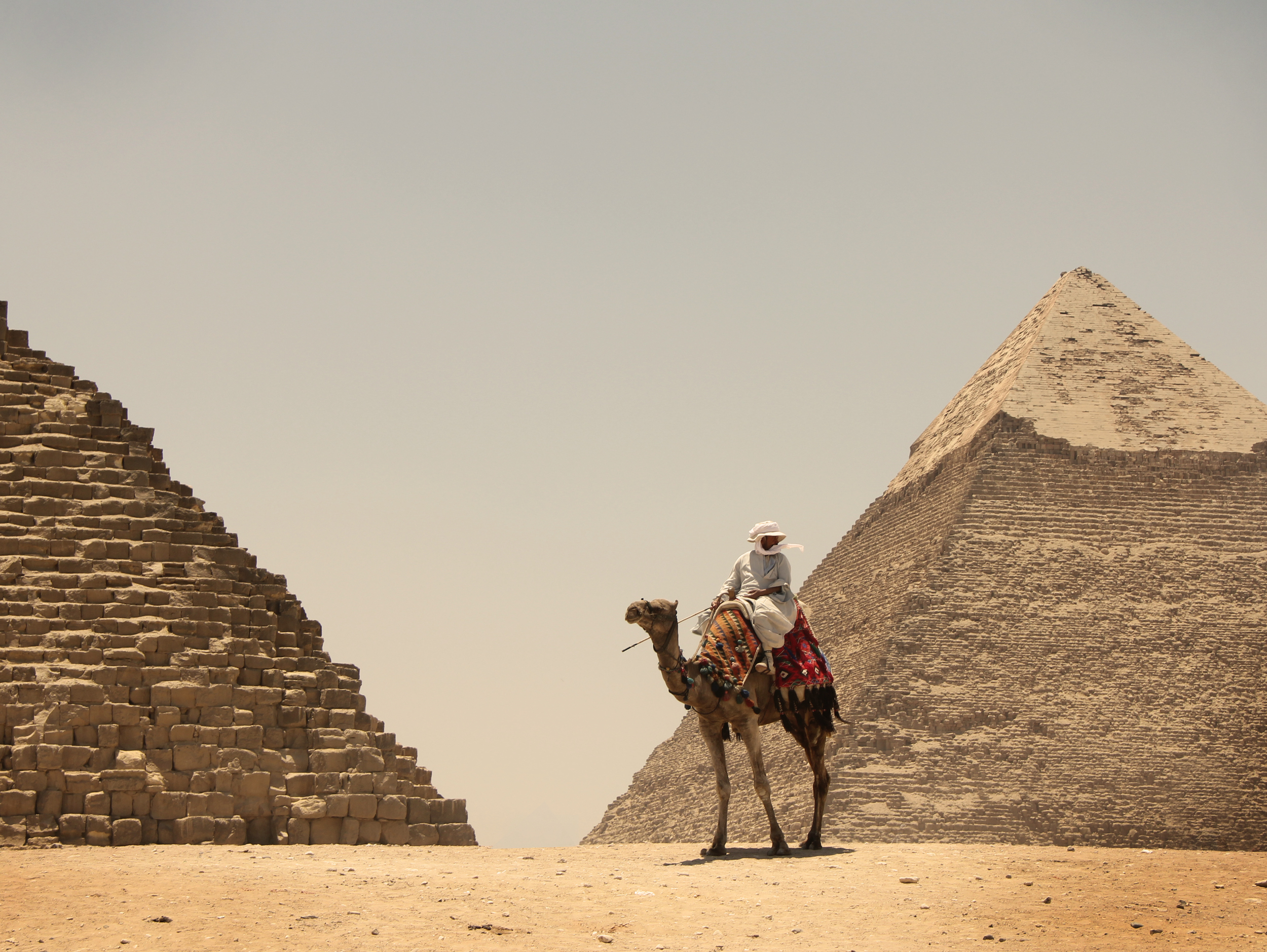 15.6.11 Pyramids in Cairo.JPG