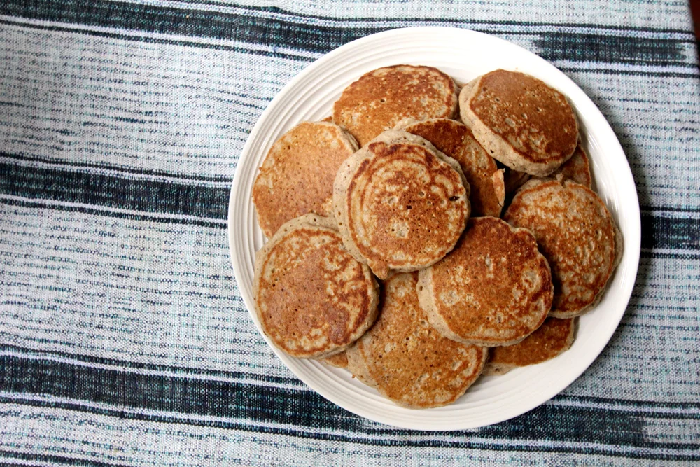 Fluffy gluten free pancakes (no sugar and dairy, too!)