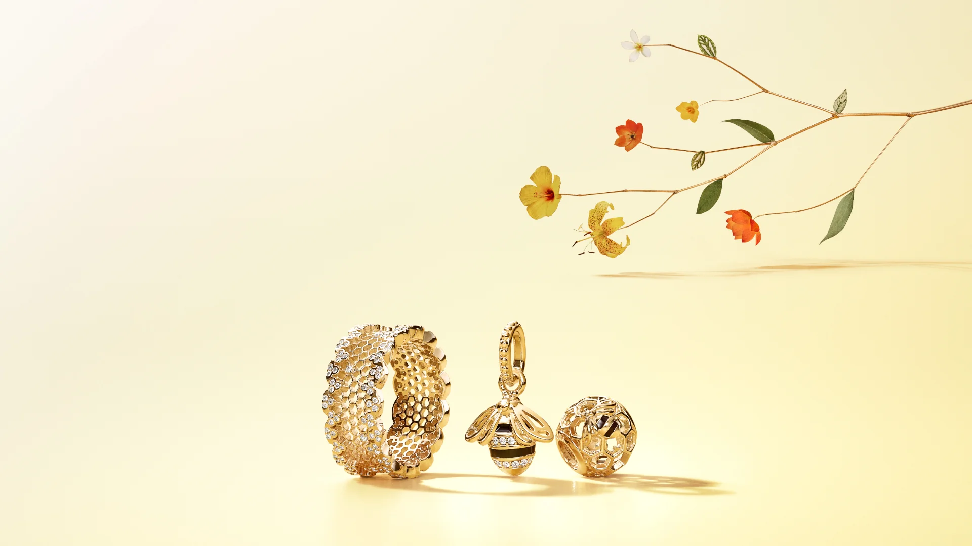 jeaniemcmahon_pandora_SS18_yellow_2_@1,25x.jpg