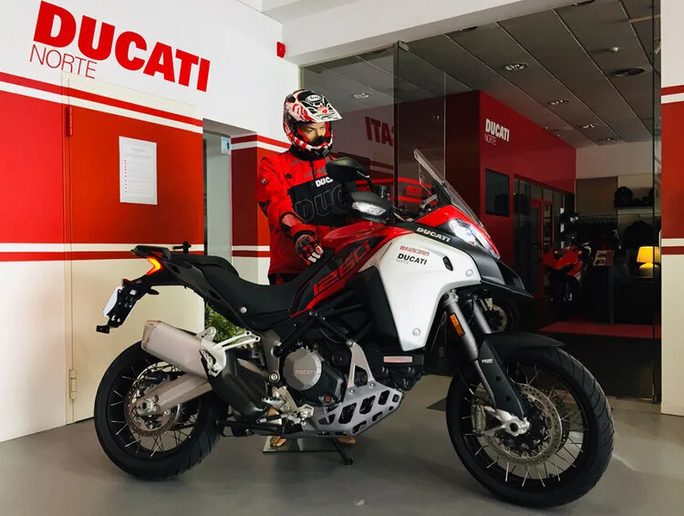 MULTISTRADA+1260+ENDURO+RED+grande.jpg