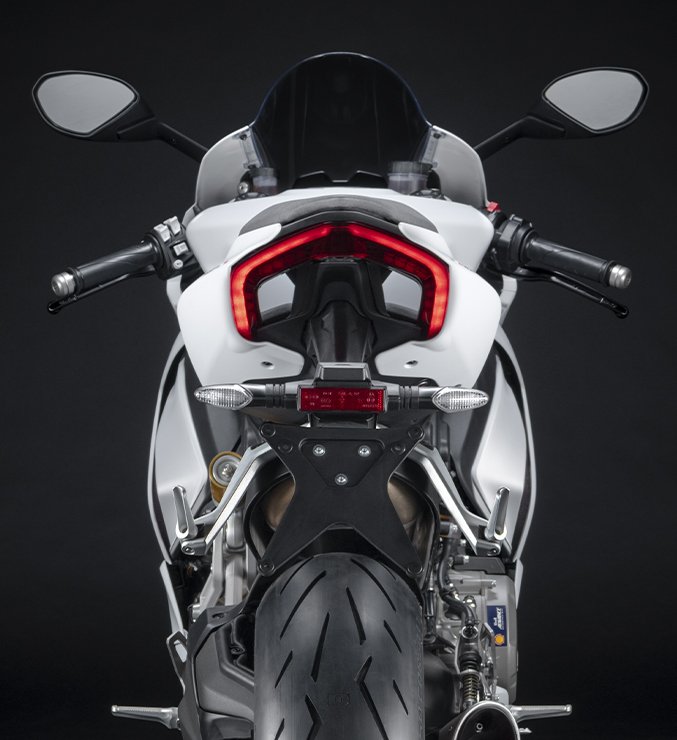 Panigale-V2-overview-carousel-imgtxt-04-677x740.jpg