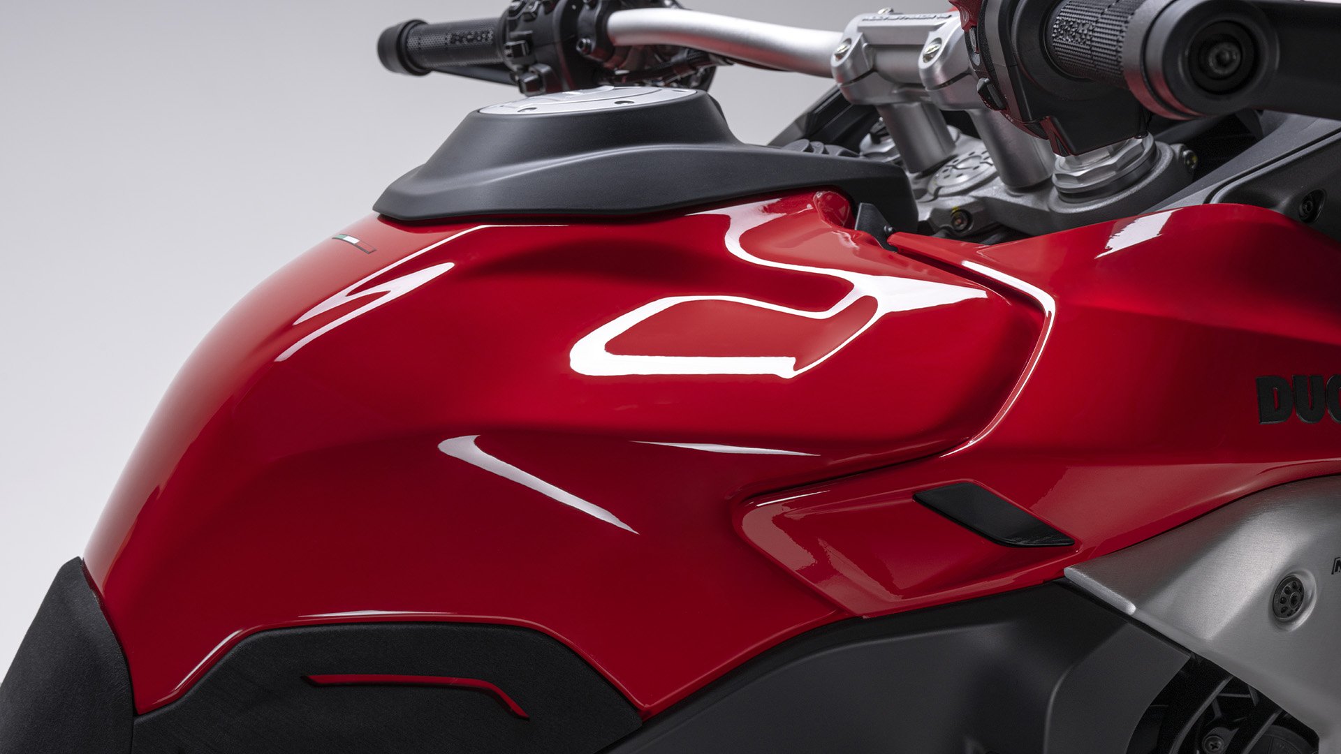 Ducati-Multistrada-V4-Rally-MY23-tech-specs-gallery-01-1920x1080.jpg