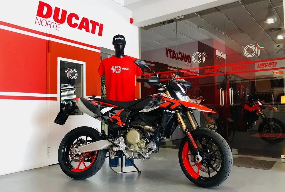 HYPERMOTARD+698+MONO+RVE+grande.jpg