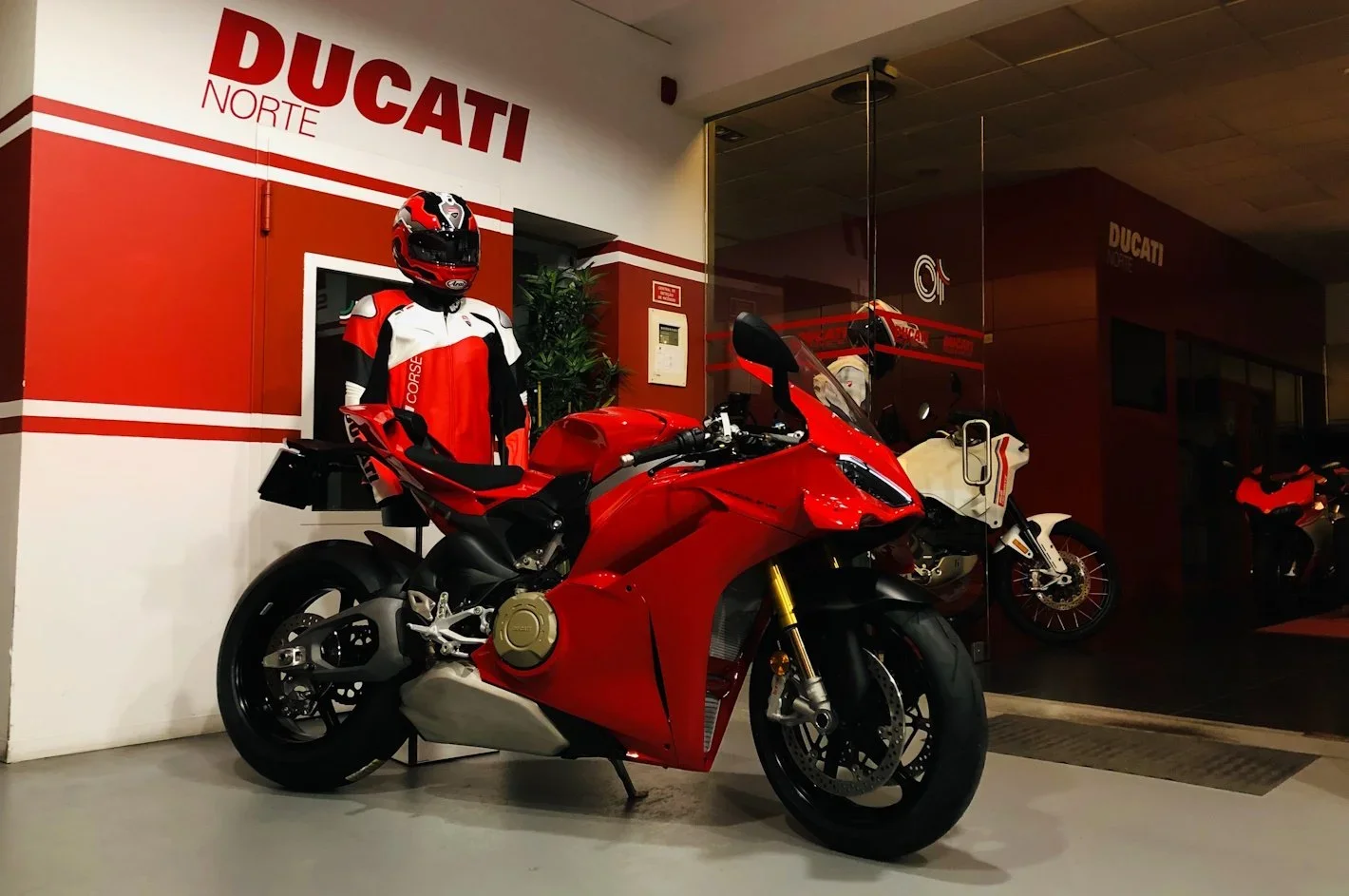 PANIGALE+V4+S+RED+7G+grande.webp