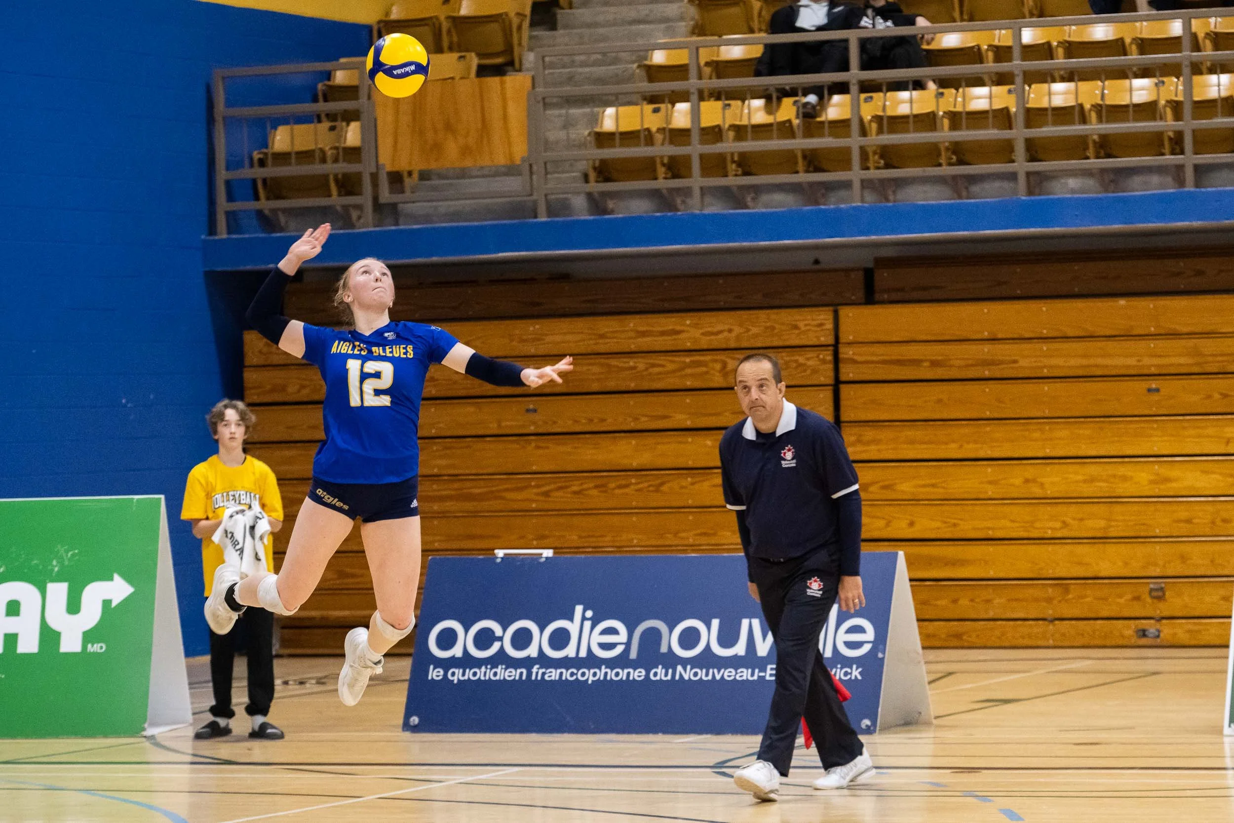 NigelFearonPhotography-UdeMVolleyball-20250118-8070.jpg