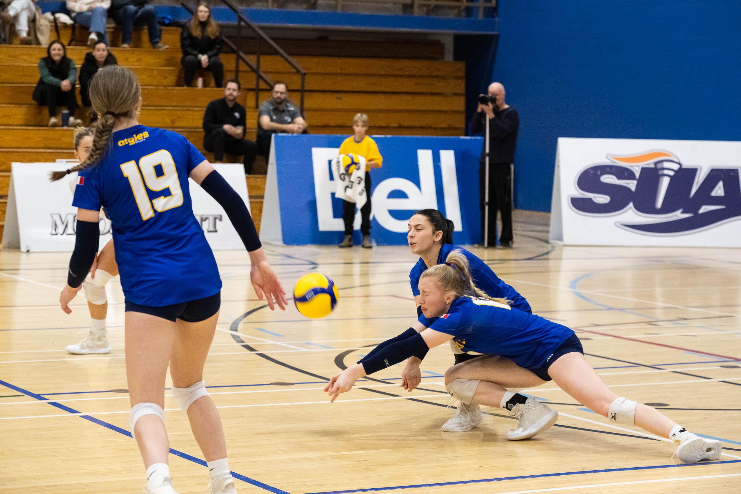 NigelFearonPhotography-UdeMVolleyball-20250118-5781.jpg
