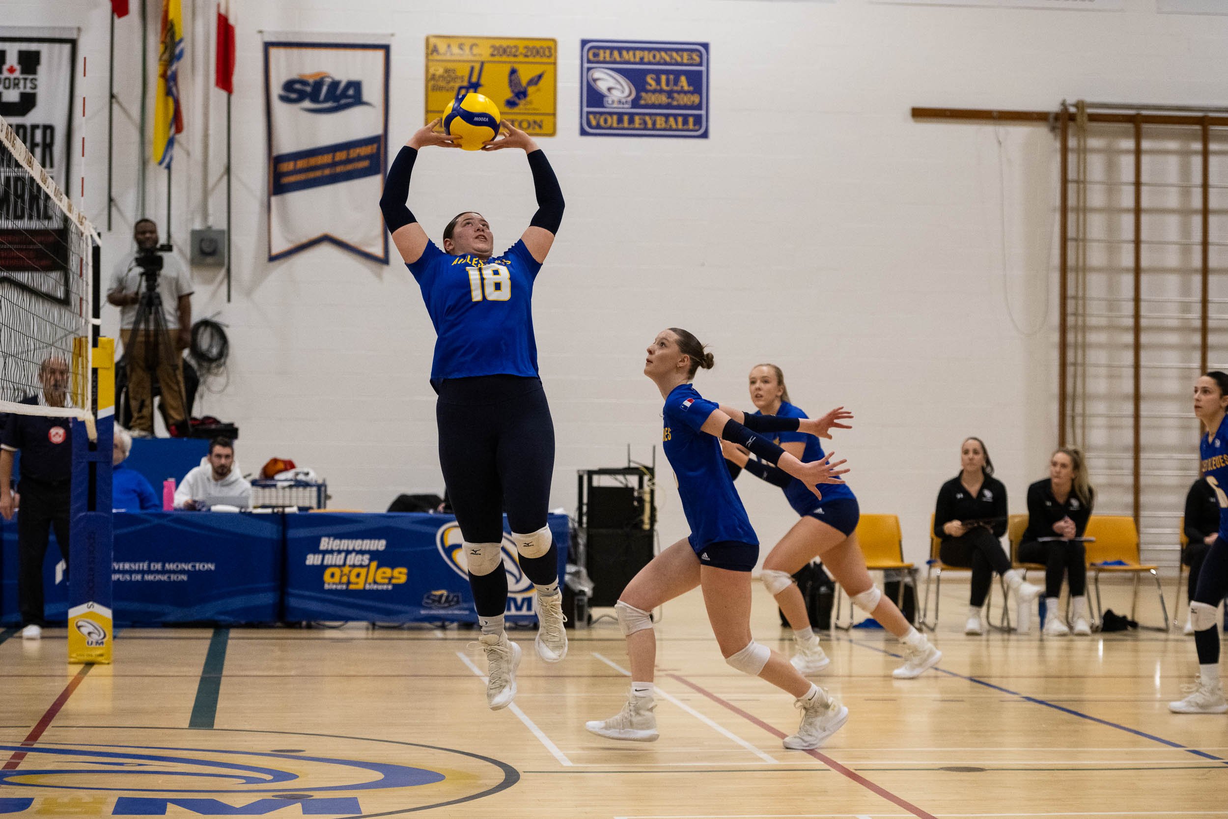 NigelFearonPhotography-UdeMVolleyball-20250118-6506.jpg