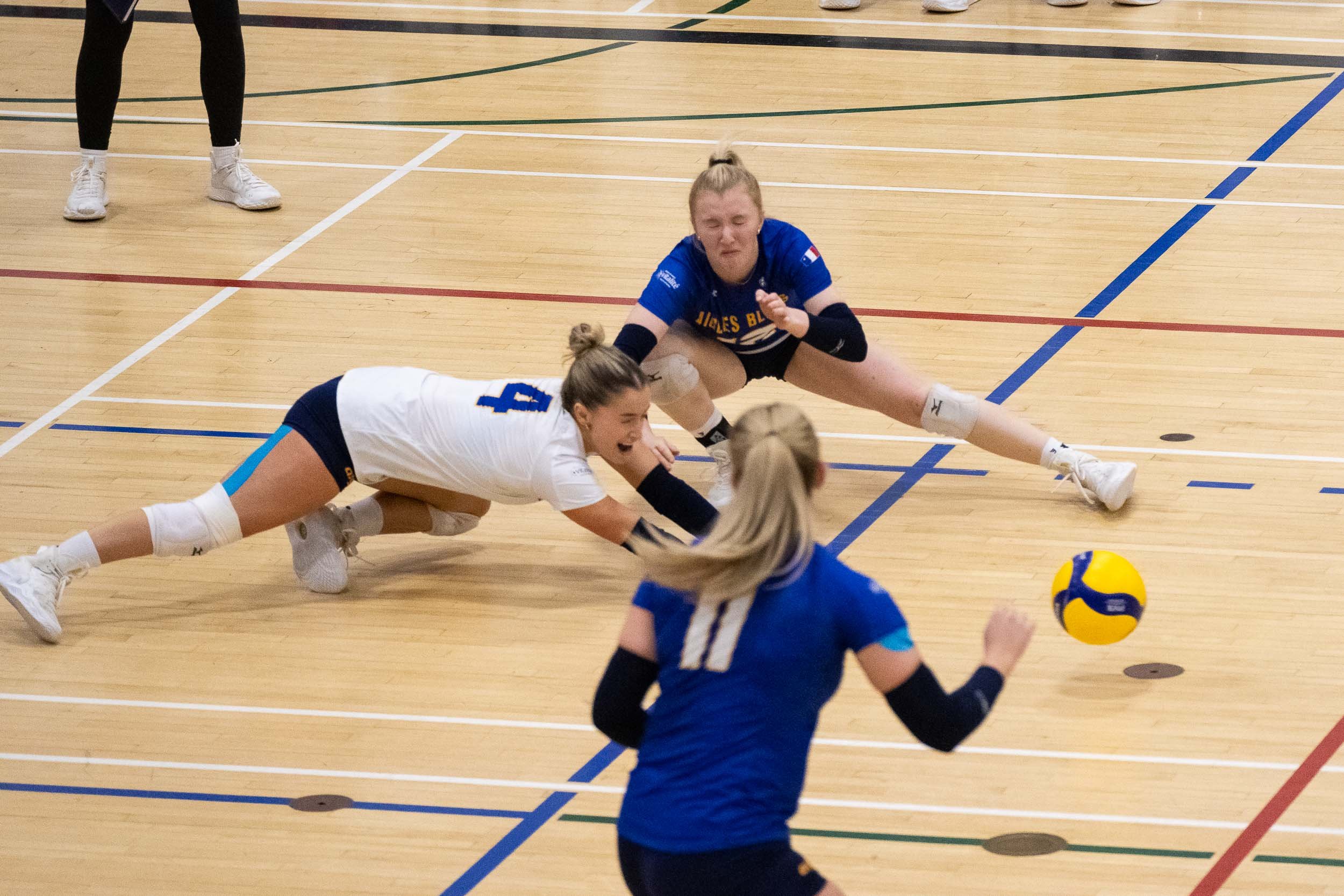 NigelFearonPhotography-UdeMVolleyball-20250118-7212.jpg