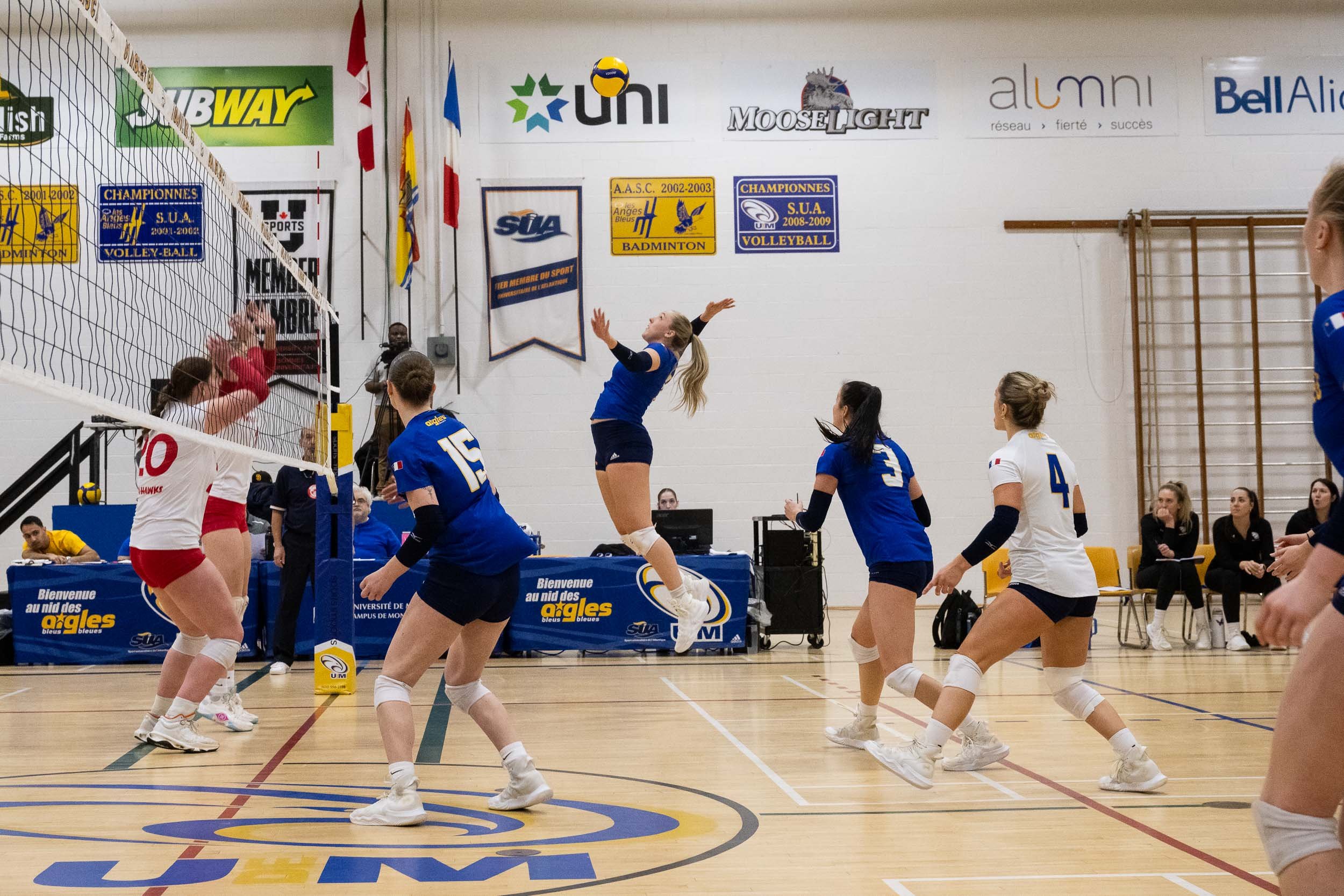 NigelFearonPhotography-UdeMVolleyball-20250118-7876.jpg