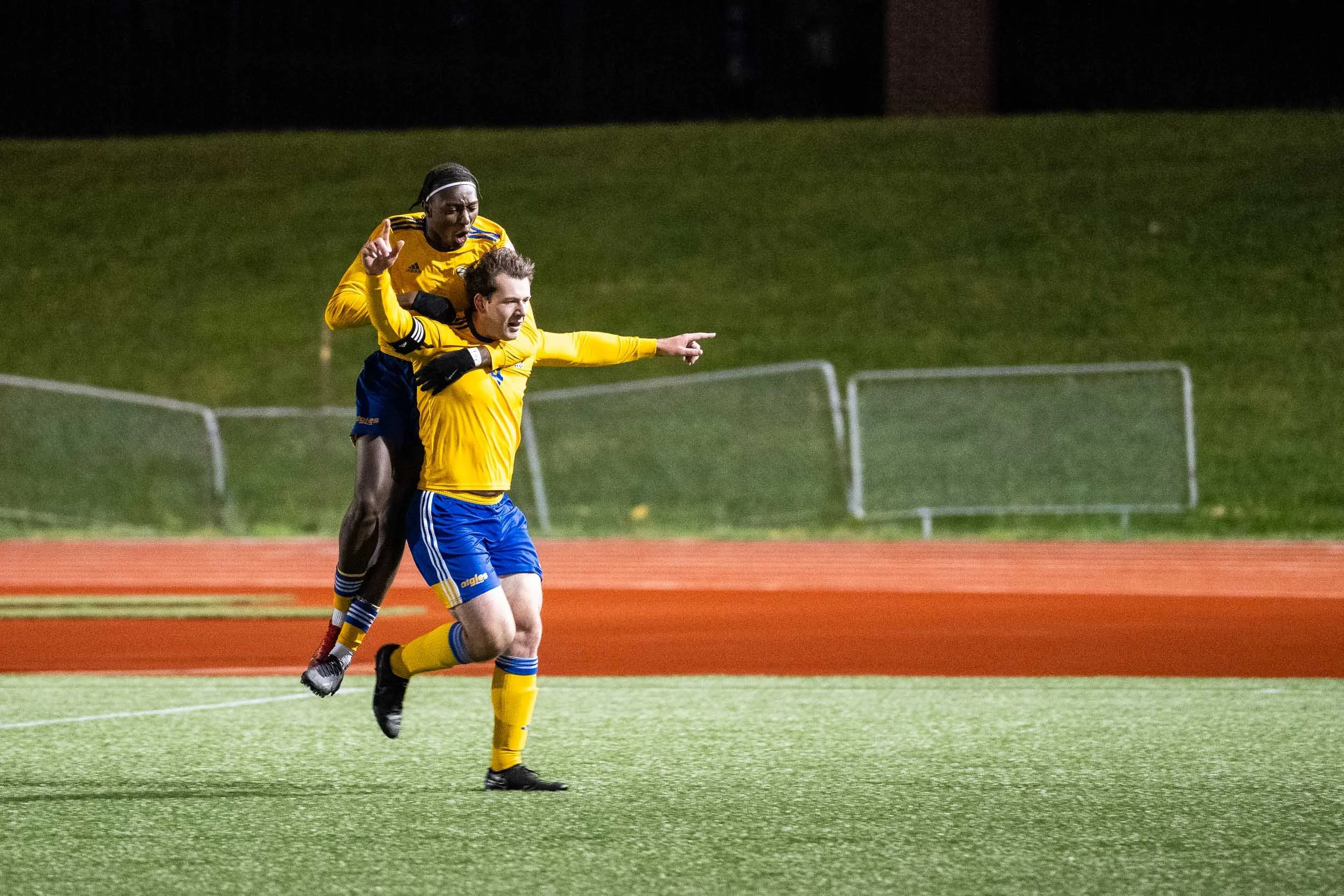 NigelFearonPhotography-UdeMvUNB-MensSoccer-10152024-2655.jpg