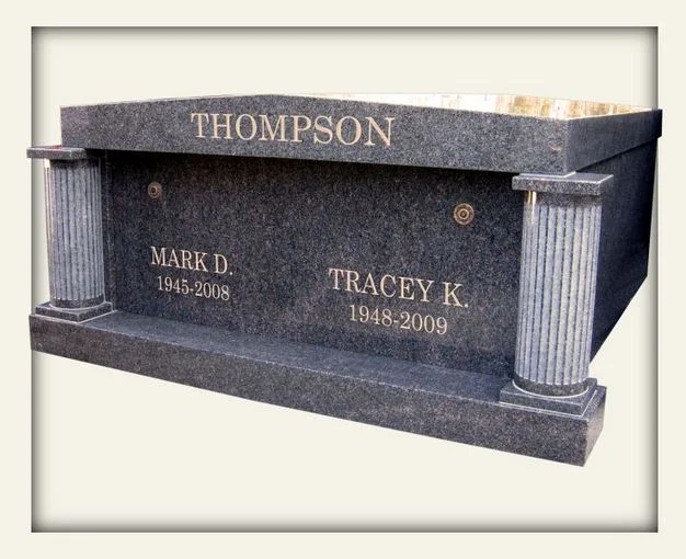Thompson mausoleum.JPG