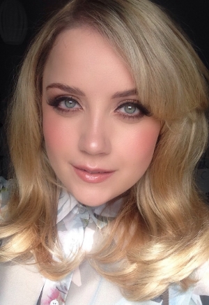 Me wearing the full Charlotte Tilbury 'Dolce Vita' collection. 