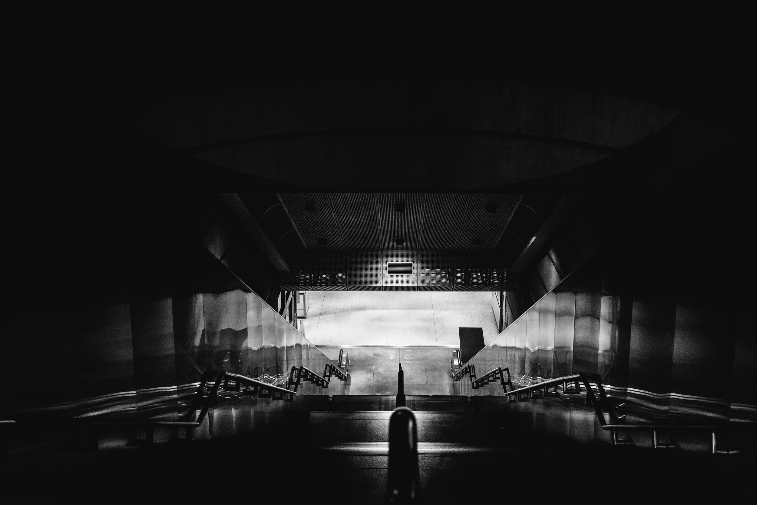 WILSHIRE_NOMANDIE_STAIRS.jpg