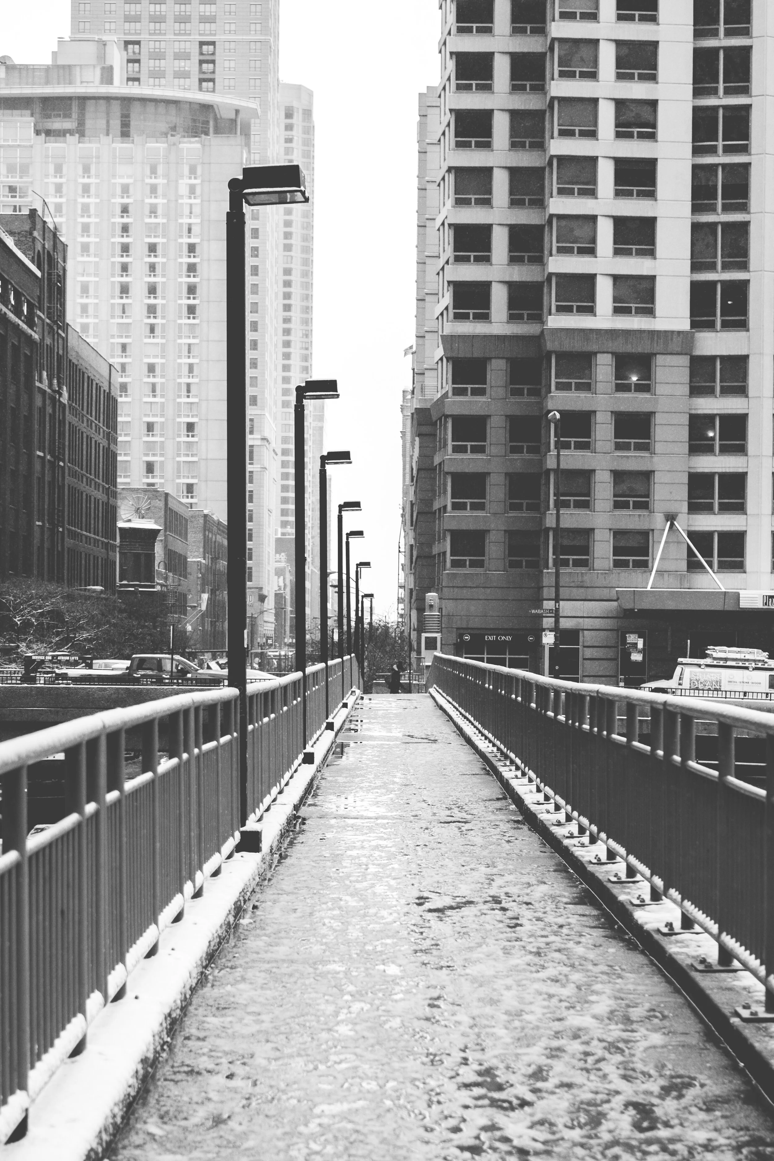 SNOWY_CHICAGO_CROSSWAY.jpg