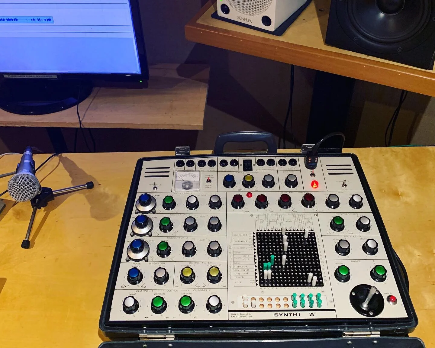 synthi b.jpg