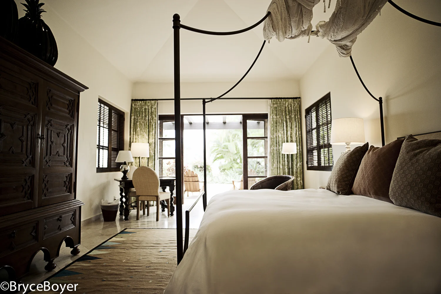 ER_Cabos_Bedroom_S5C7181_LOW_RES.jpg