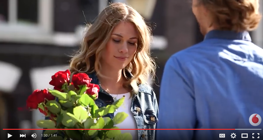 A.P Bloem Amsterdam Bloemist Amsterdam Bloemstuk Vaas bloemen Bloemist Planten bloemenwinkel Tuinieren Kerkstraat Bloemen Bloemenwinkel Tuin Beste bloemist Amsterdam Vodafone TV Commerciële advertentie rozen liefde boeket romantiek boeket