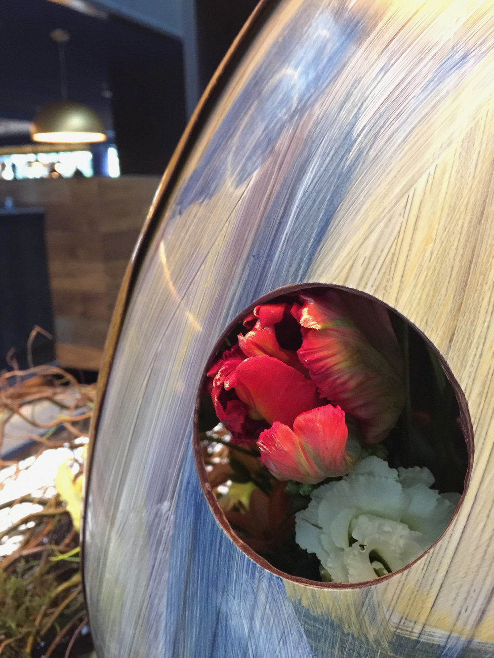 . . . . . #apbloem #florist #amsterdam #bloemist #kerkstraat #bloemen #stijl #styling #floristry #bloemenwinkel #floral #artisan #boutique #kleur #colour #lifestyle #lente #spring #dsfloral #nature #eggs #easter #tulips #luxury #marcelwanders #paasd…