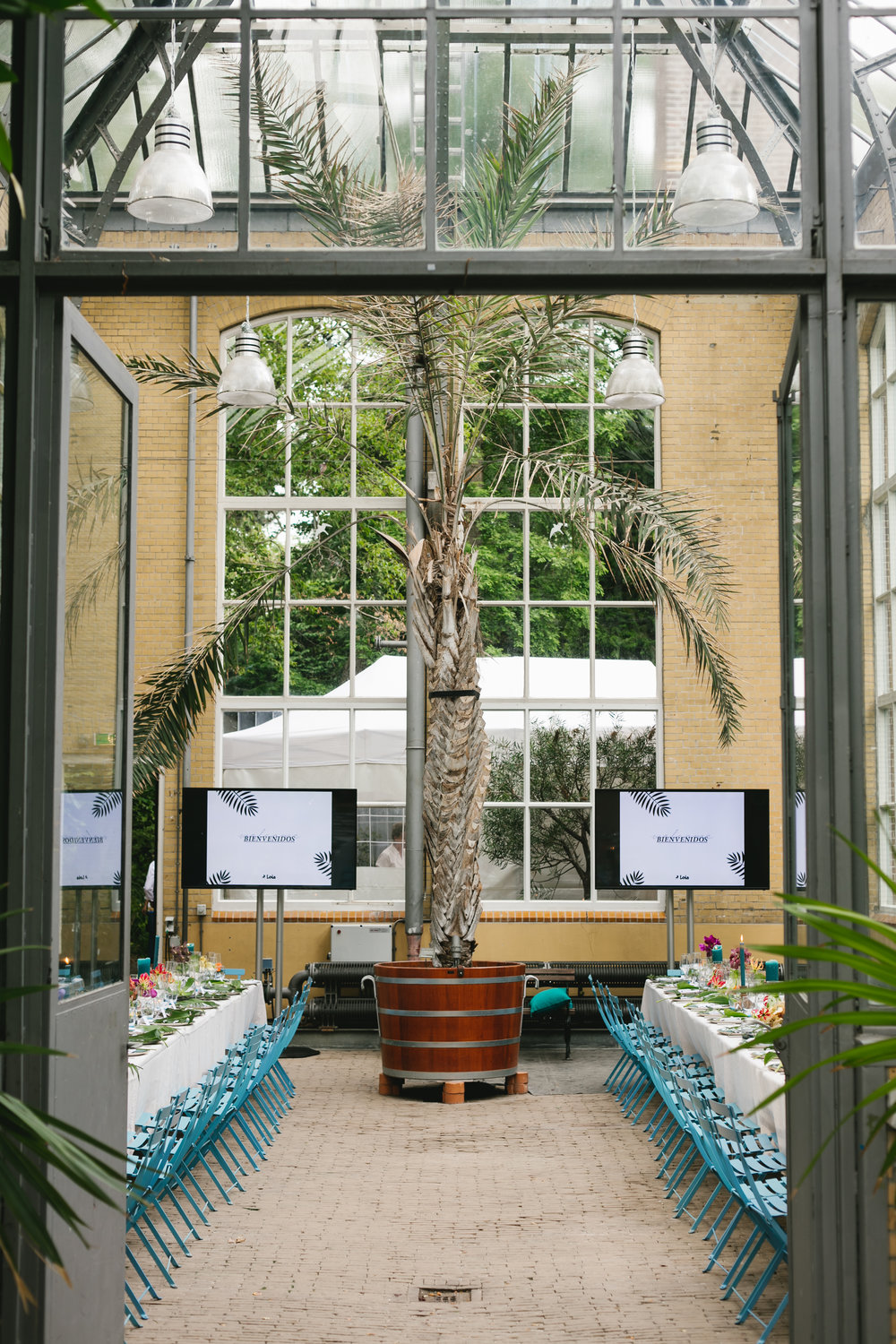 Krem de la krem Lois fashion event A.P Bloem De Hortus Botanicus Flowers Amsterdam bloemist Bloemen evenement table decoration styling decoratie Tree Boom Palm