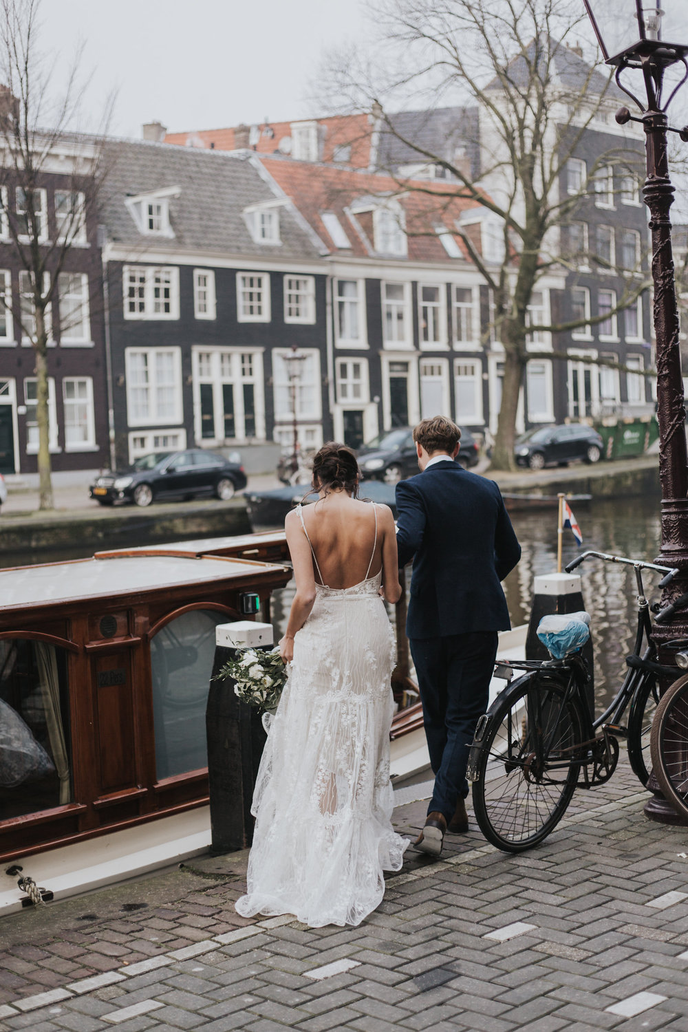 A.P Bloem bloemist bloemist Amsterdam bloemen sprookjesachtige bloemen bruiloft bruiloft trouwen Kerkstraat Andaz Hotel wilde bloemen Alice in Wonderland botanische trouwtrends bruiloft trends bruiloft doelen trouwinspiratie trouwen fotoshoot fai…