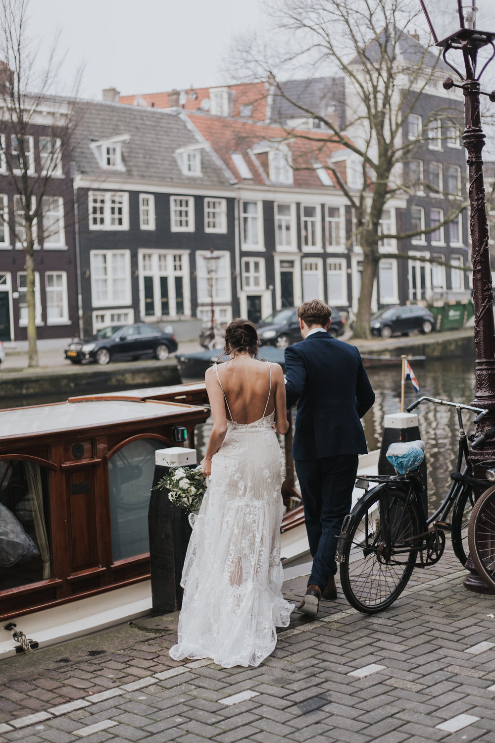 A.P Bloem florist bloemist Amsterdam flowers sprookjesachtige bloemen wedding bruiloft trouwen marriage Kerkstraat Andaz Hotel wildflowers Alice in Wonderland botanical trouwtrends bruiloft trends wedding goals trouwinspiratie trouwen photoshoot fai…