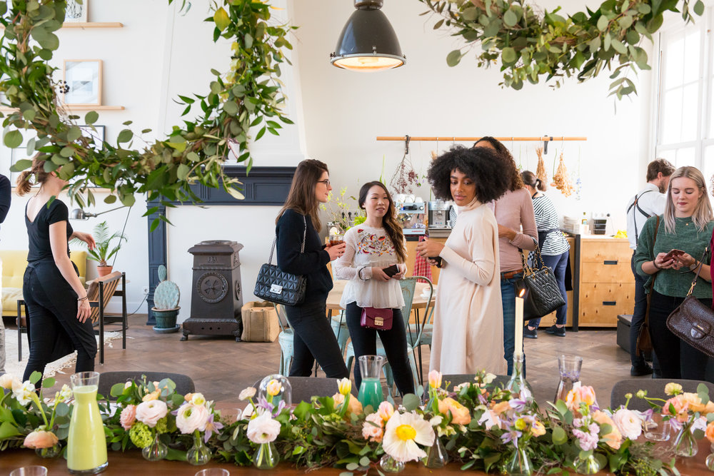 A.P Bloem bloemist bloemen flowers botanical florist event evenement beauty bohemian styling wreaths garland guirlande krans haircare Maria Nila the playing circle Mooi The Agency