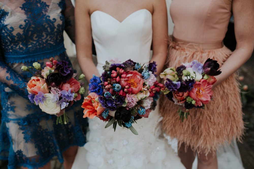 A.P Bloem bloemist bruidsboeket bruid bruidsmeisjes boeket boeket bloemist evenement bloemen amsterdam luxe gouden eeuw guirlande slinger bloemen pulitzer bruiloft bruiloft trouwen styling liefde pioenrozen klaprozen papavereeuw gouden stilleven d…