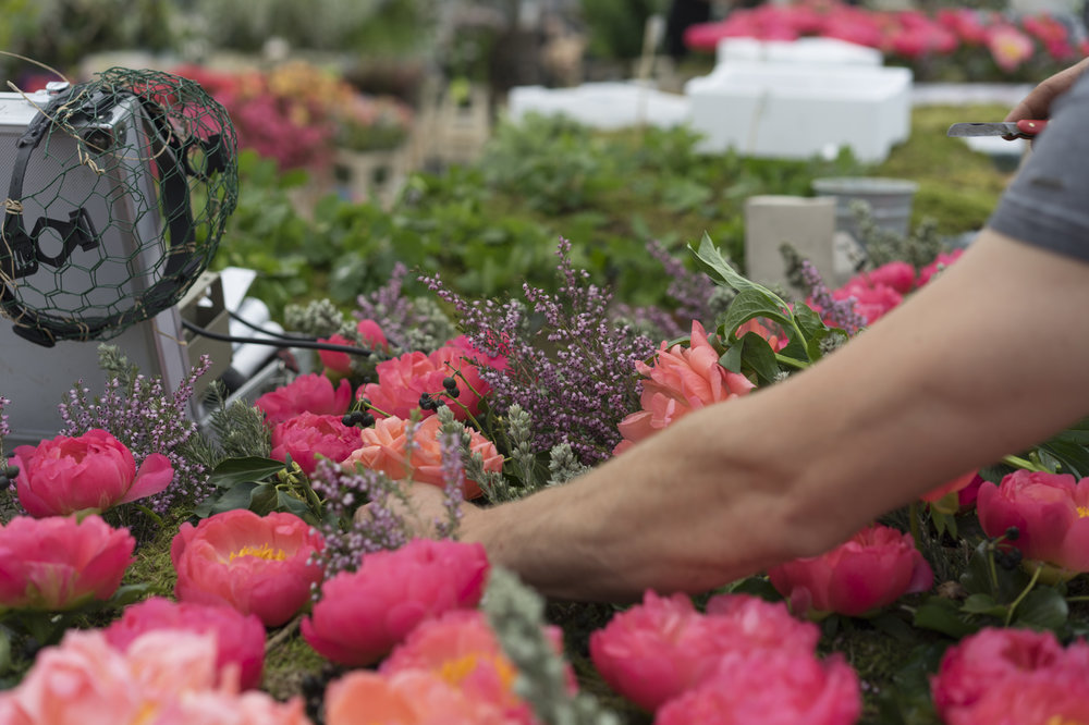 A.P Bloem florist kerkstraat amsterdam flowers bloemen bloemist flowers bouquet boeket arrangement greenhouse vogue photoshoot fotoshoot peony peonia pioenrozen royal wedding the royal wedding issue