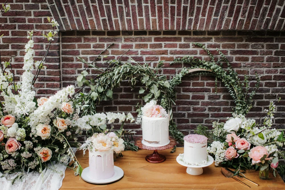 #apbloem #florist #kerkstraat #amsterdam #flowers #bloemen #bloemist #flowers #bouquet #boeket #arrangement #photoshoot #peony #bruiloft #trouwen #bloemenbezorgen #wedding #love #liefde #event #evenement #garden #tuin #bridalgown #blackandwhite #bru…