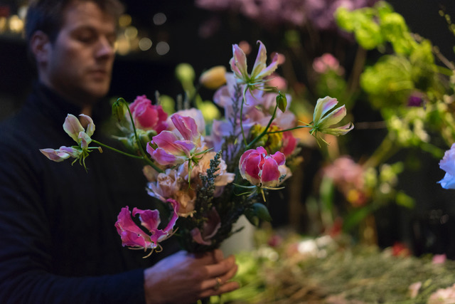 A.P Bloem florist kerkstraat amsterdam flowers bloemen bloemist flowers bouquet boeket arrangement greenhouse the shopkeepers photoshoot flower shop bloemist bloemenbezorgen best florist bloemschikken