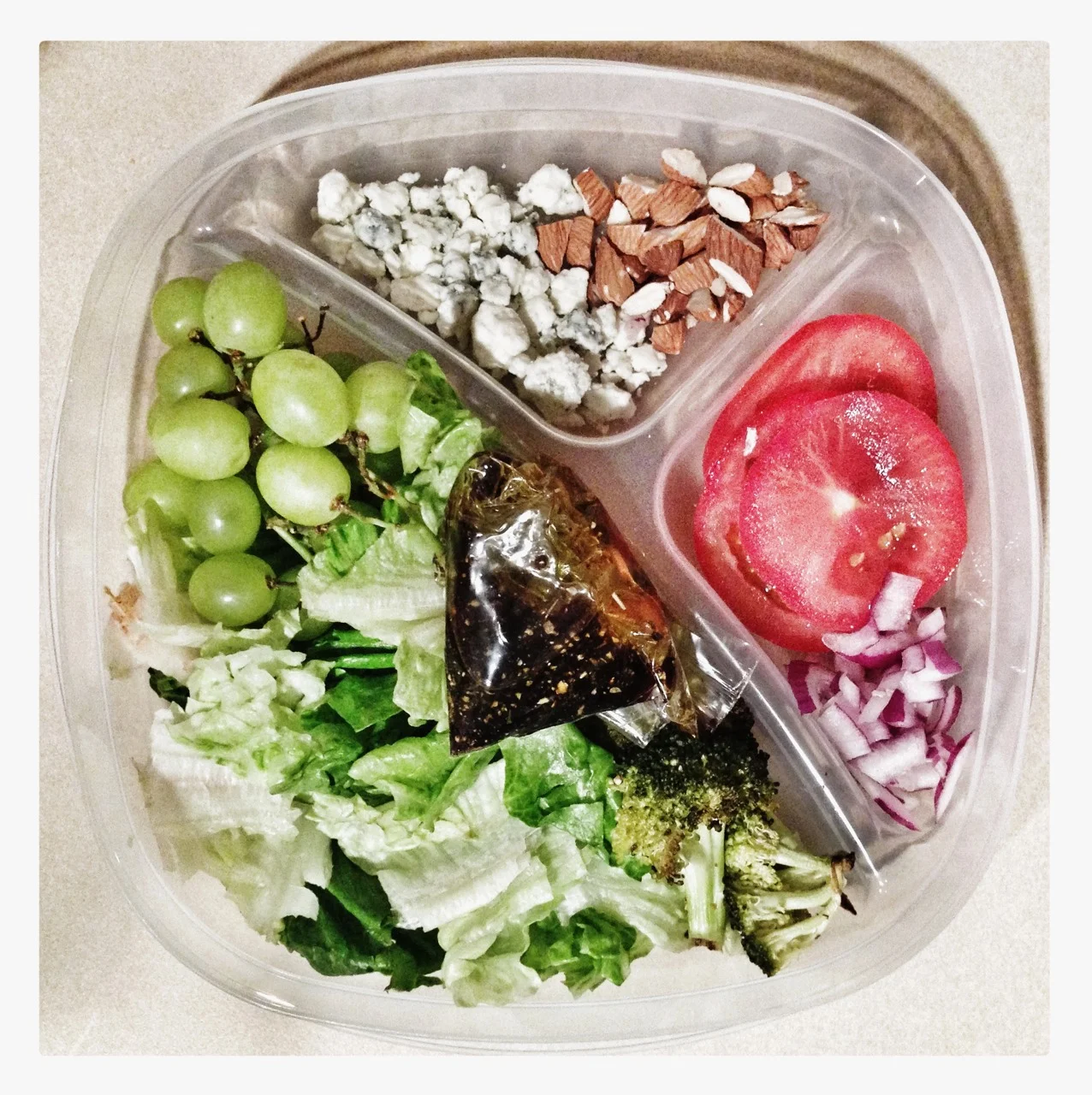 The Kitchen Chronicles: lunch edition is much more pleasant! All packed up and ready to be carried off to work.