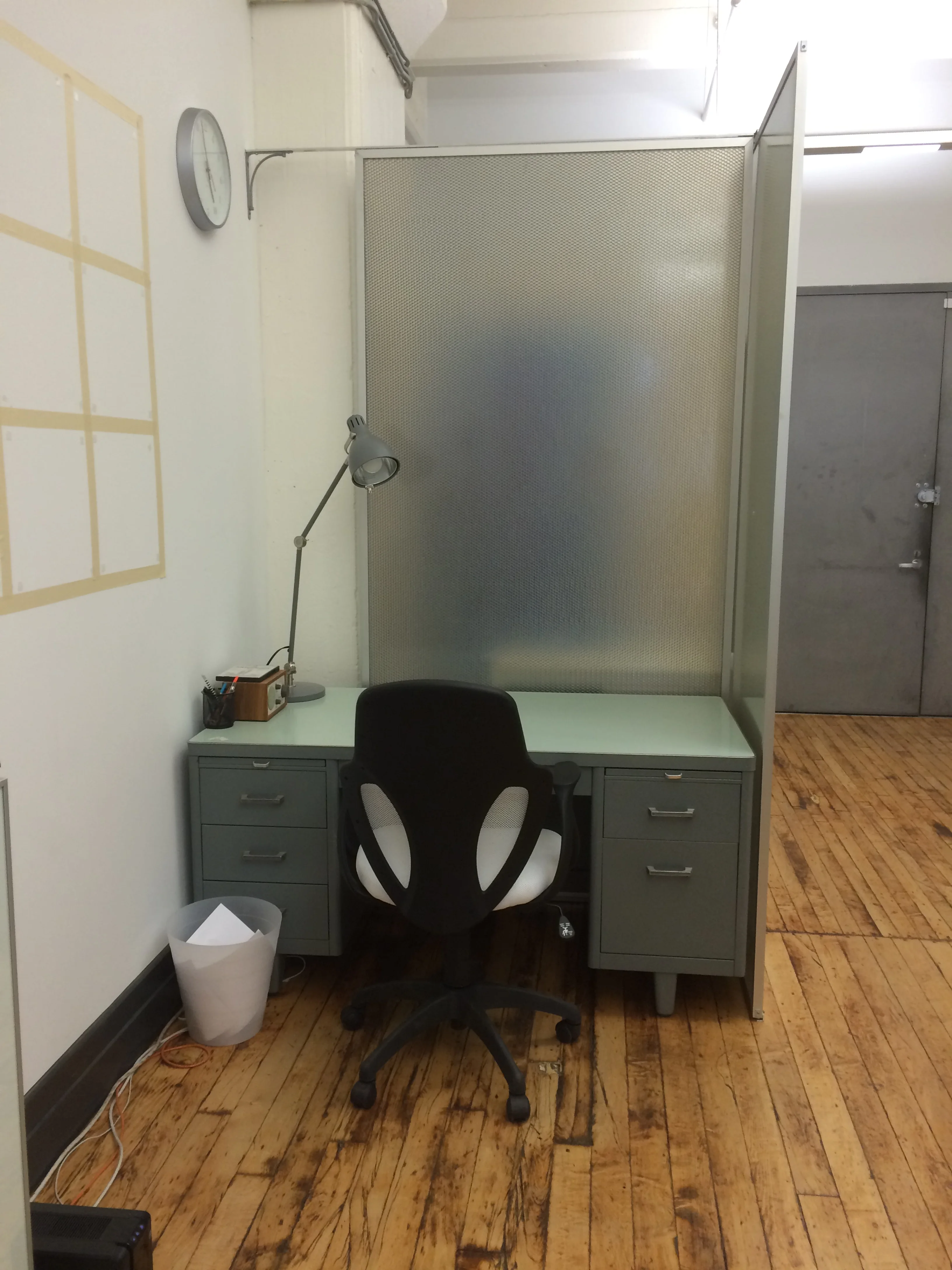  Executive Desk - $950 a monthIncludes - Executive desk space with drawers and chair, additional private shelf storage,&nbsp;&nbsp;printer availability,&nbsp;monitor if needed &amp;&nbsp;stationary. Trash disposal. Access to private conference rooms…