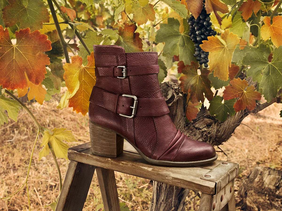 TUAN LEE PHOTOGRAPHY, BROWN SHOE COMPANY'S NAYA BRAND