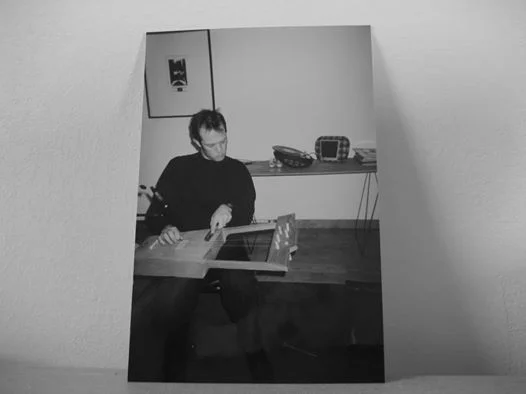 Playing Krar. Tapage Club. Paris, 1989